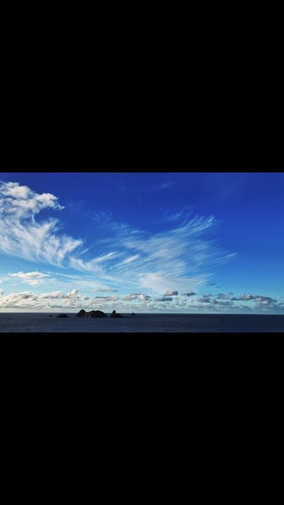 For weather watchers a dramatic cloudscape this afternoon passing over the island #lordhoweisland #clouds #weather #lordhoweislandtourism